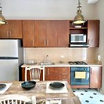 Calamari Homes - Centenario 304 - Walled City