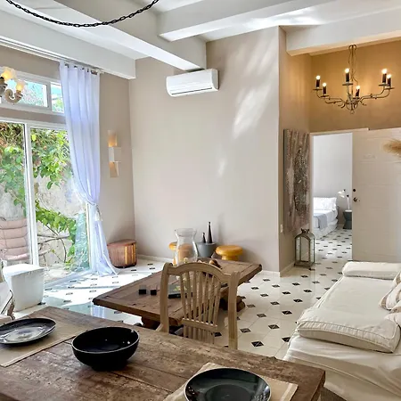 Calamari Homes - Centenario 304 - Walled *